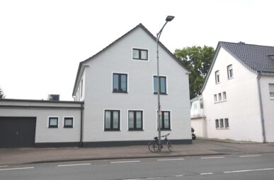 452543-387x255